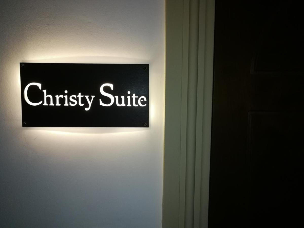 Christy Suite Elegante Appartamento Nel Centro Storico Di Anzio Extérieur photo