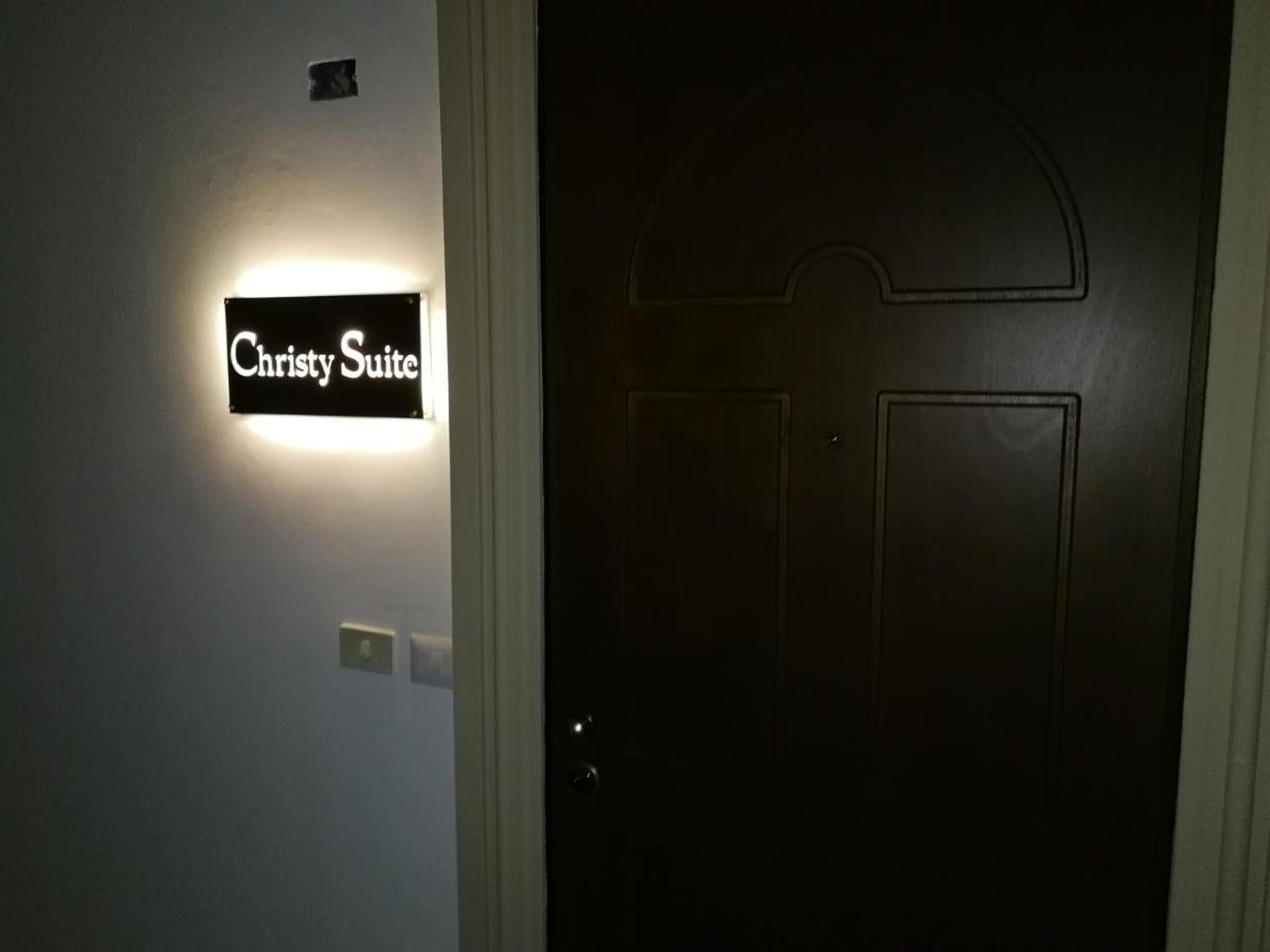Christy Suite Elegante Appartamento Nel Centro Storico Di Anzio Extérieur photo