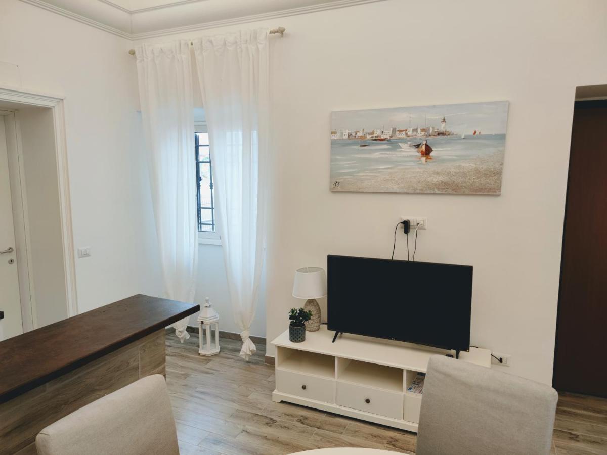 Christy Suite Elegante Appartamento Nel Centro Storico Di Anzio Extérieur photo