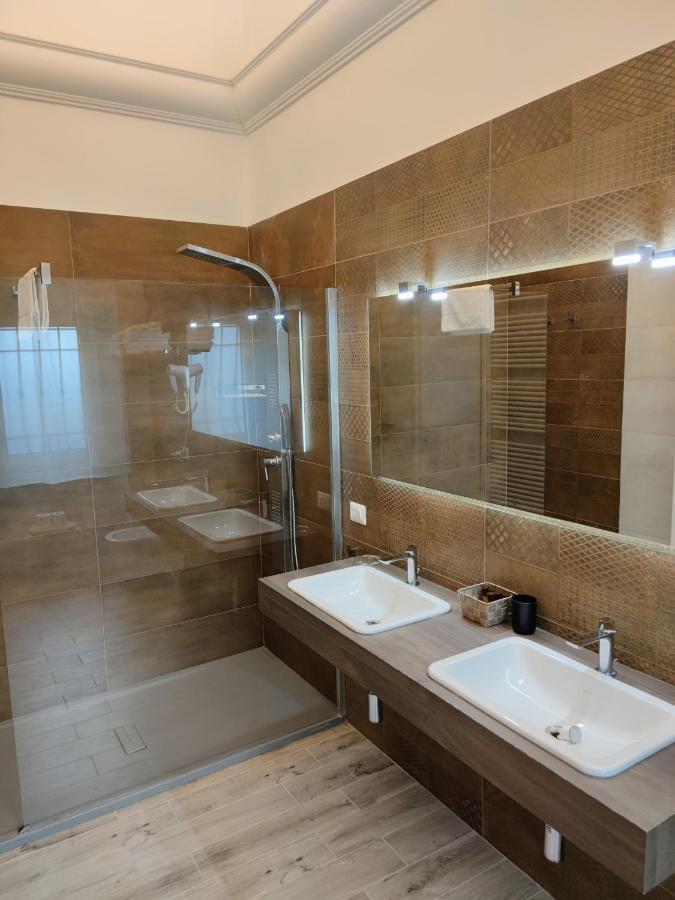Christy Suite Elegante Appartamento Nel Centro Storico Di Anzio Extérieur photo