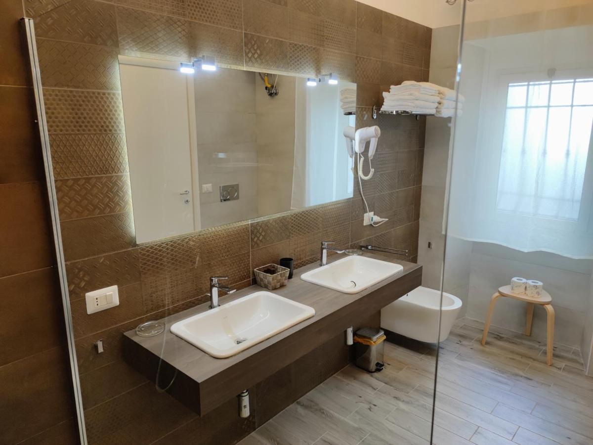 Christy Suite Elegante Appartamento Nel Centro Storico Di Anzio Extérieur photo